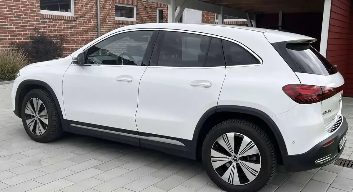 Gebraucht Mercedes EQA350 214 kW (292 PS) 2024 Weiß SUV