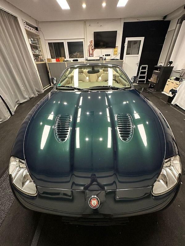 Grün Gebraucht 2001 Jaguar XKR S Cabrio | 32.850 € (Teuer) - Bild 1/4
