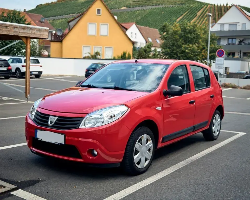 Gebraucht Dacia Sandero 75 PS (55 kW) 2009 Rot Limousine