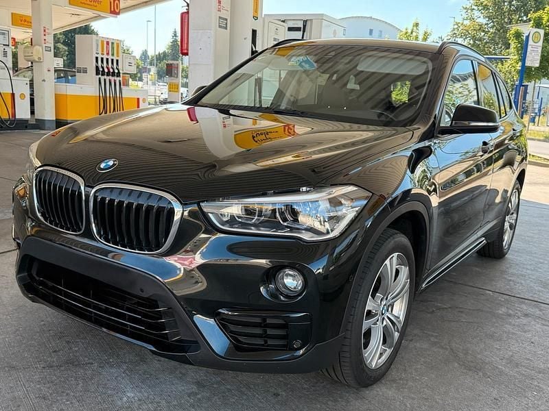 Schwarz Gebraucht 2018 BMW X1 xLine SUV | 20.200 € (Superpreis) - Bild 1/4