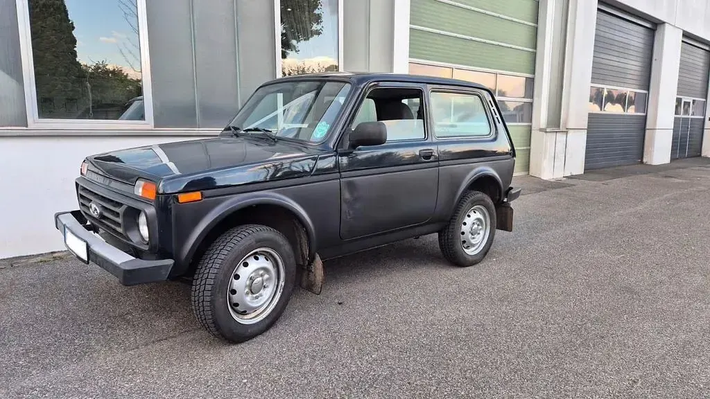 Gebraucht Lada Taiga 83 PS (61 kW) 2016 Grün SUV