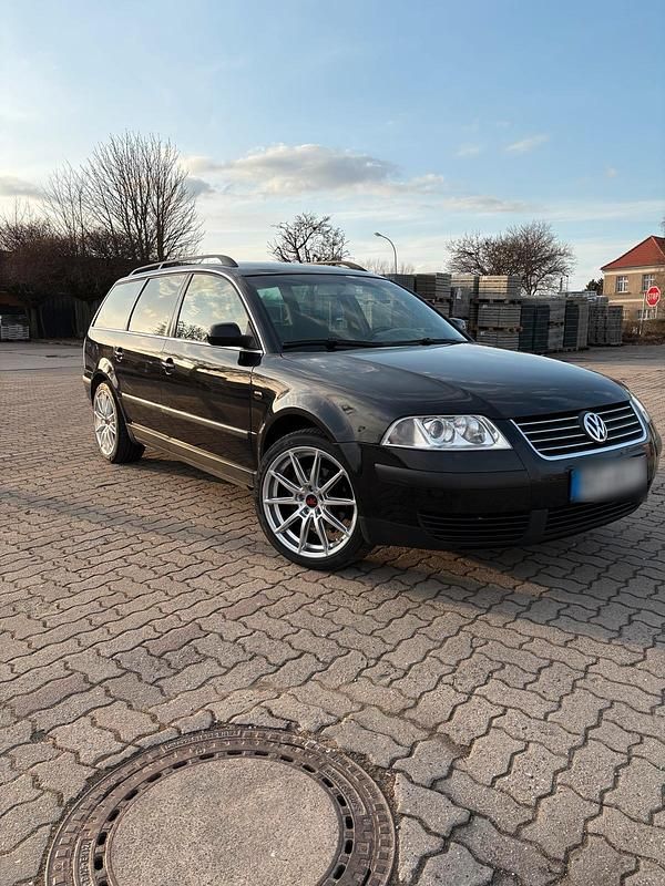 Gebraucht VW Passat 131 PS (96 kW) 2002 Schwarz Kombi