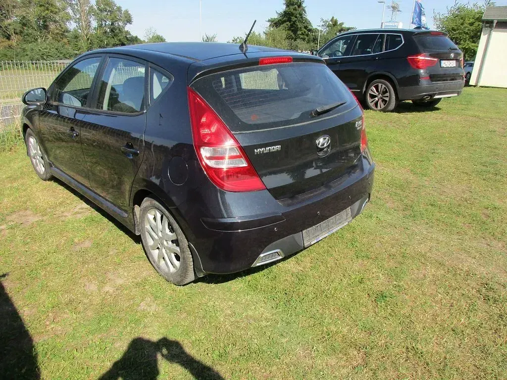 Gebraucht Hyundai i30 Sport 109 PS (80 kW) 2010 Blau Limousine