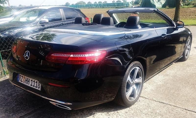 Gebraucht Mercedes E220 194 PS (142 kW) 2017 Schwarz Cabrio