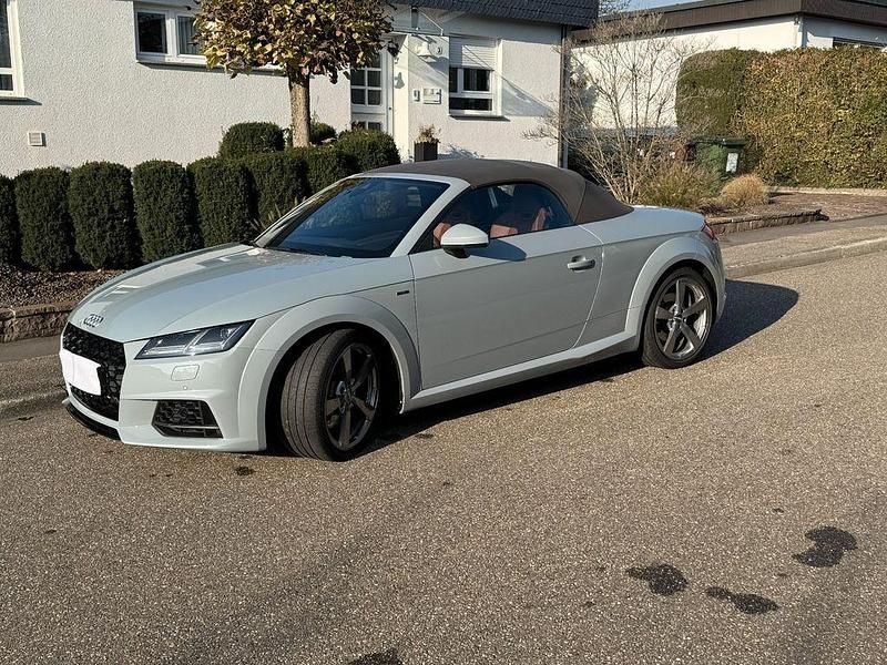 Grau Gebraucht 2019 Audi TT Roadster Sport Cabrio | 29.950 € (Fairer Preis) - Bild 1/4
