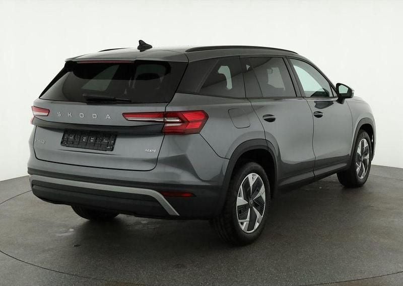 Neu Skoda Kodiaq Selection 193 PS (141 kW) 2025 Gold bronze metallic SUV