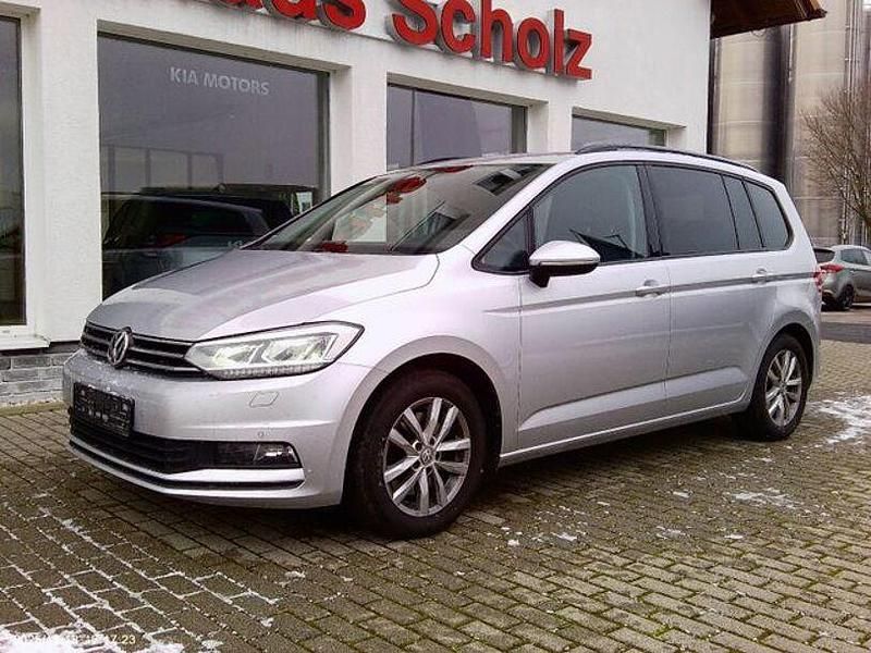Silber Gebraucht 2019 VW Touran Comfortline Van / Kleinbus | 16.450 € (Fairer Preis) - Bild 1/4