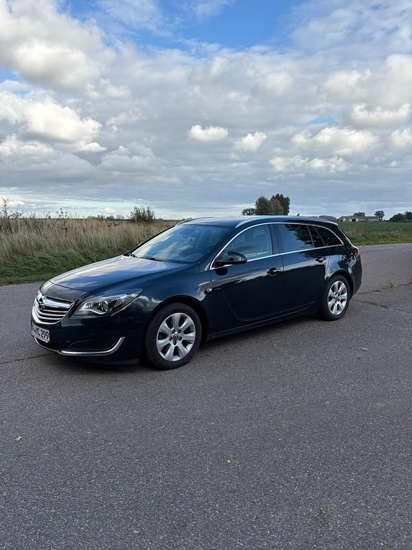 Grün Gebraucht 2014 Opel Insignia Kombi | 4.250 € (Superpreis) - Bild 1/4