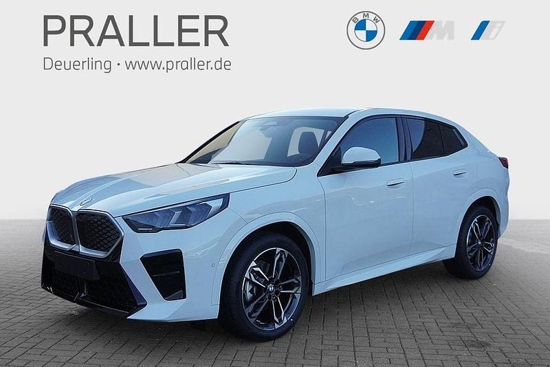 Neu BMW iX2 M Sport 150 kW (204 PS) 2026 Alpinweiss iii SUV