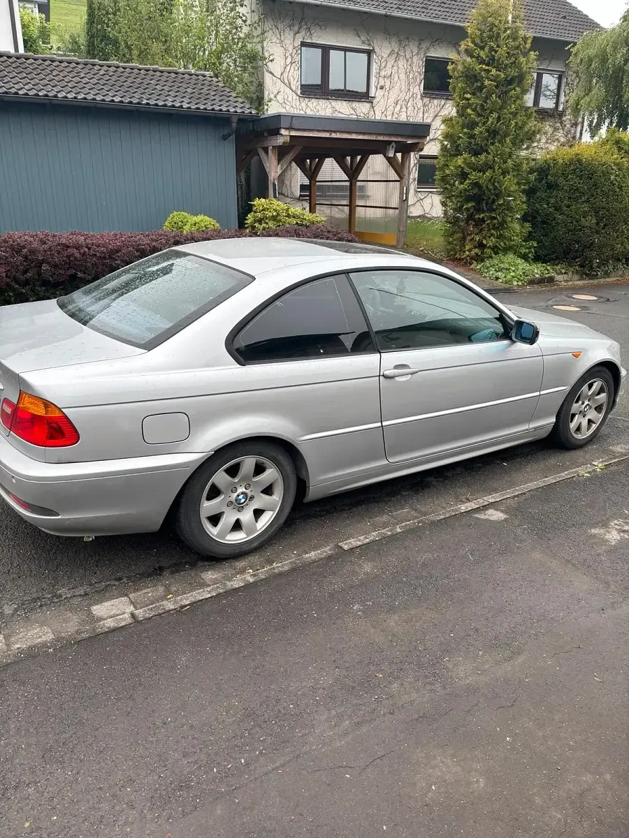 Gebraucht BMW 318 143 PS (105 kW) 2003 Silber Coupé