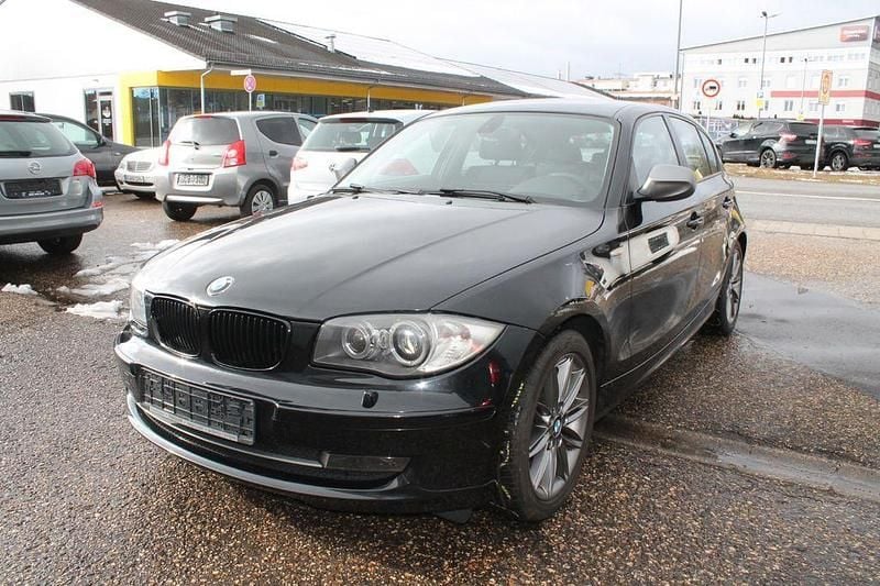 Gebraucht BMW 116 Lifestyle 116 PS (85 kW) 2011 Schwarz Kleinwagen