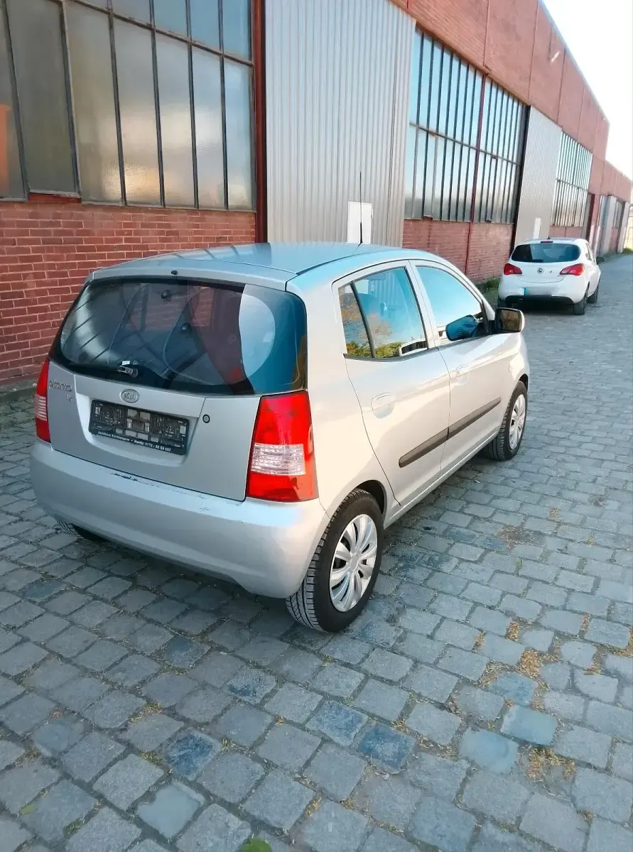 Gebraucht Kia Picanto 60 PS (44 kW) 2005 Silber Kleinwagen