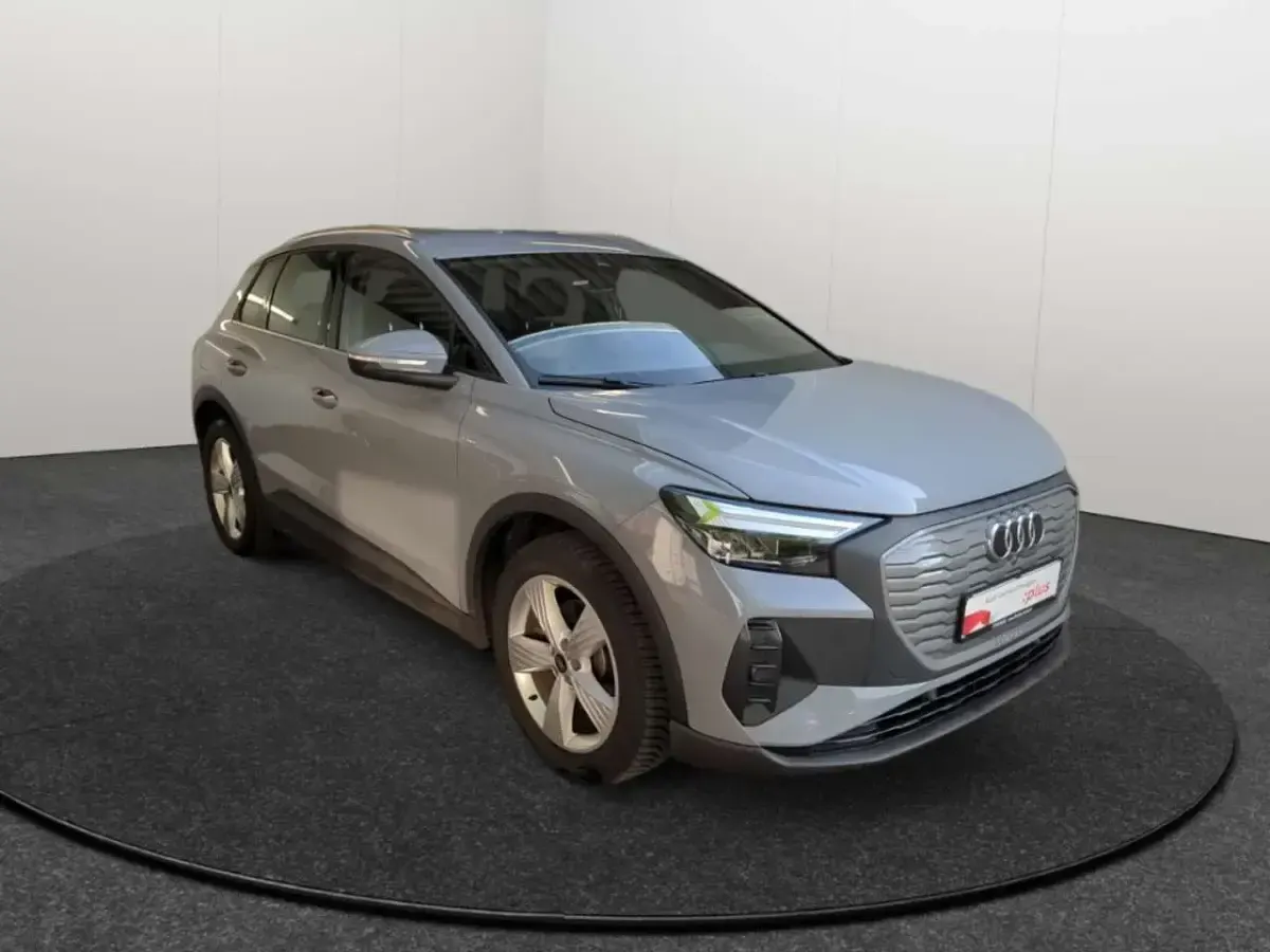 Gebraucht Audi Q4 e-tron Comfort 125 kW (170 PS) 2023 Grau SUV