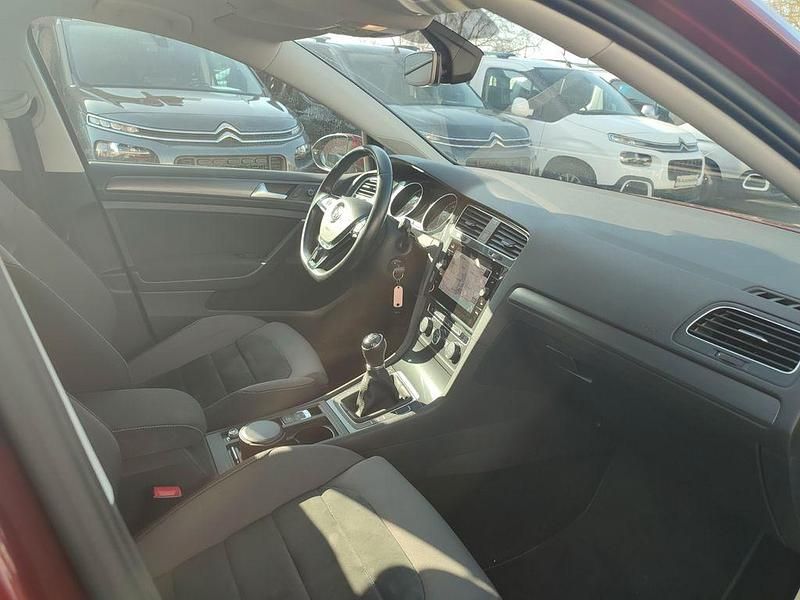 Gebraucht VW Golf VII 86 PS (63 kW) 2019 Rot Limousine