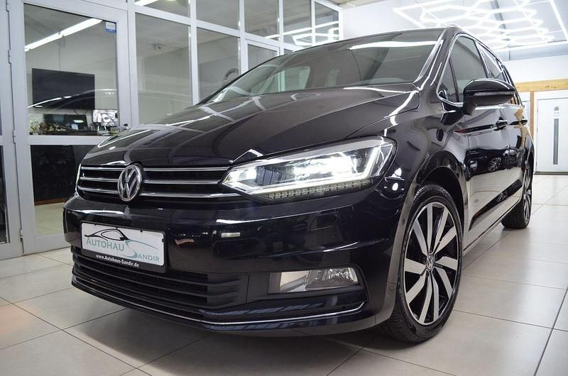 Schwarz Gebraucht 2015 VW Touran Highline Van / Kleinbus | 16.990 € (Fairer Preis) - Bild 1/4