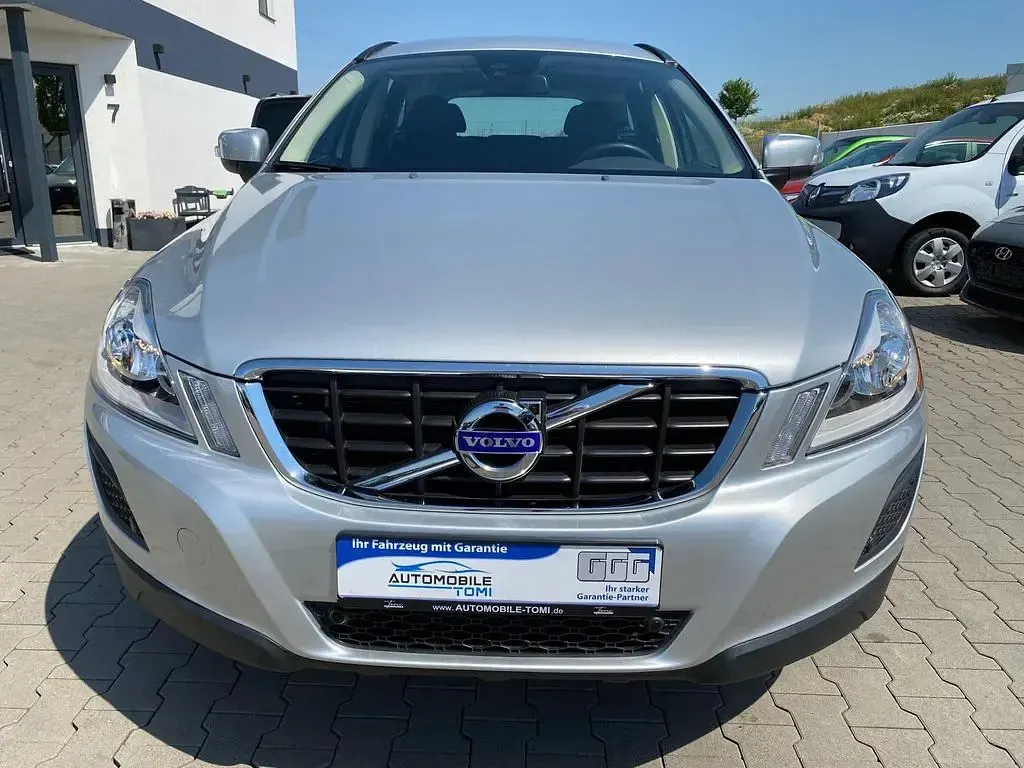 Gebraucht Volvo XC60 Momentum 163 PS (119 kW) 2013 Silver / metallic SUV