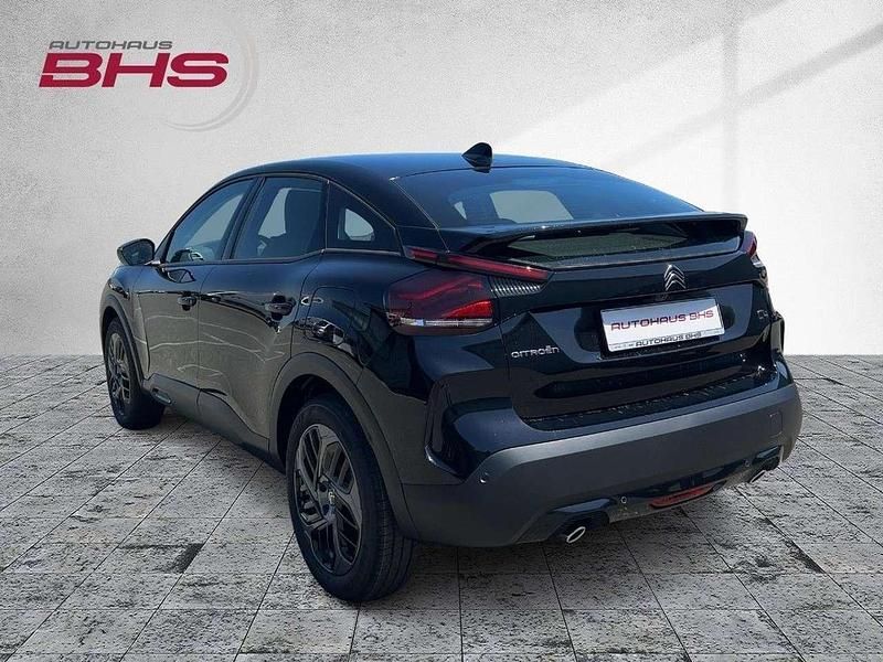 Neu Citroën C4 PureTech 131 PS (96 kW) 2025 Perla nera schwarz (schwarz) Limousine