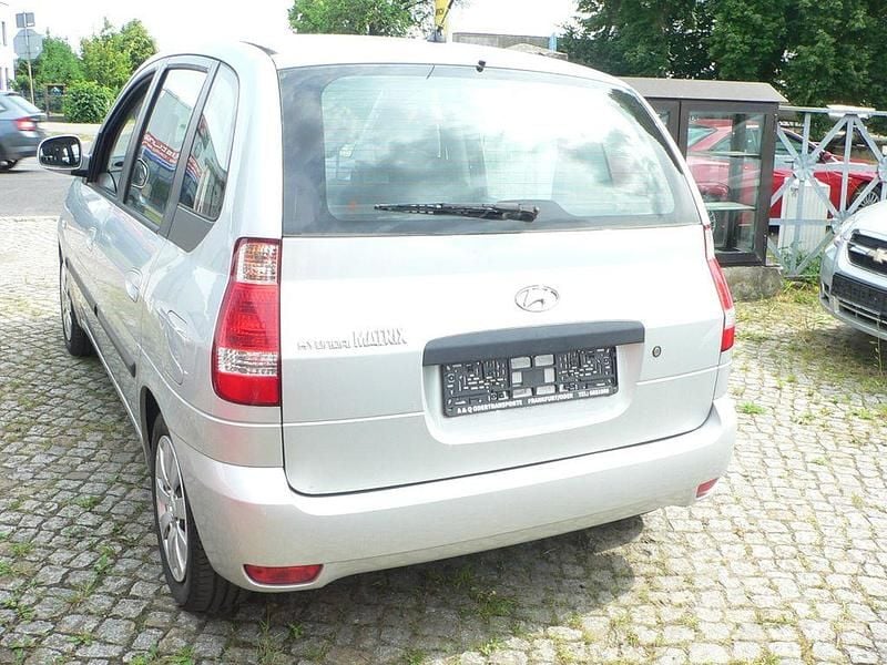 Gebraucht Hyundai Matrix Comfort 103 PS (75 kW) 2009 Silber Van / Kleinbus