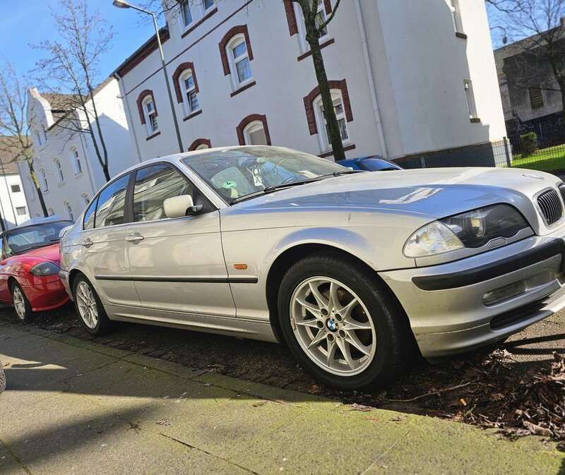 Gebraucht 1999 BMW 323 Limousine | 2.500 € - Bild 1/4