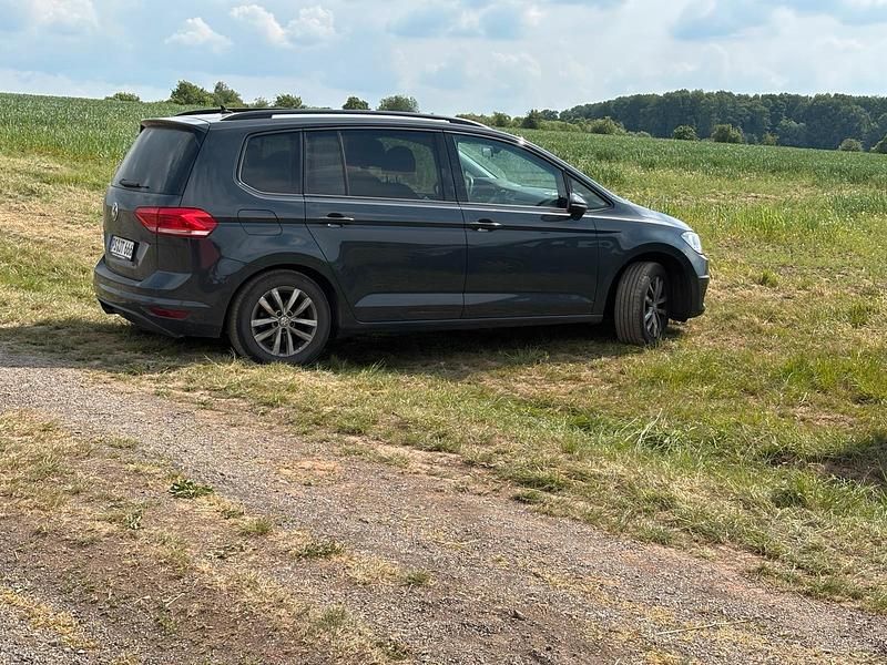 Grau Gebraucht 2019 VW Touran Van / Kleinbus | 17.500 € (Superpreis) - Bild 1/1