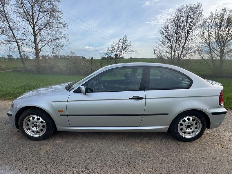 Second-hand BMW 318 116 CP (85 kW) 2004 Argintiu Berlinǎ