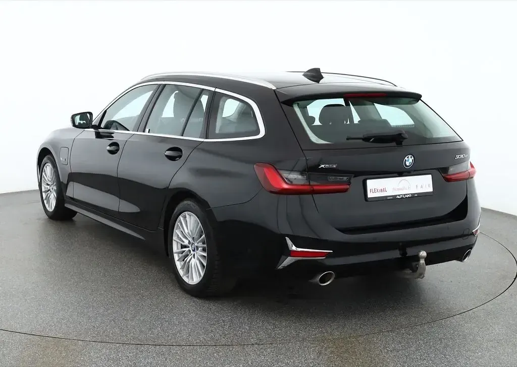 Gebraucht BMW 330 Luxury Line 252 PS (185 kW) 2021 Schwarz Limousine