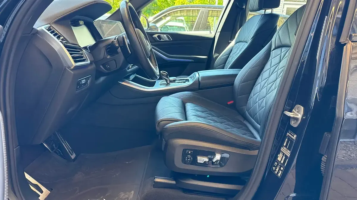 Gebraucht BMW X5 Efficient Dynamics 286 PS (210 kW) 2023 Carbonschwarz metallic SUV