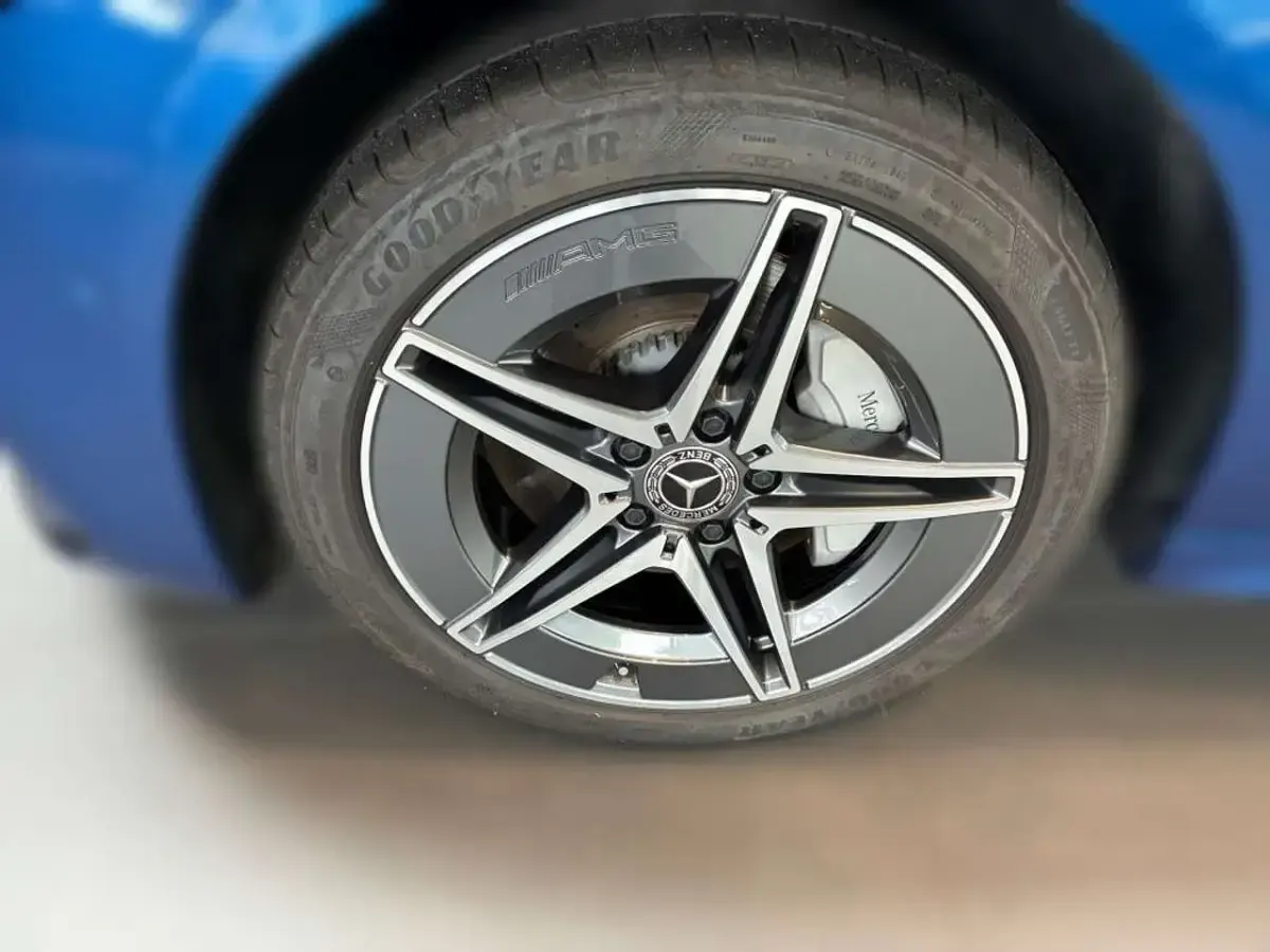 Gebraucht Mercedes C300e AMG 313 PS (230 kW) 2025 Blau Limousine