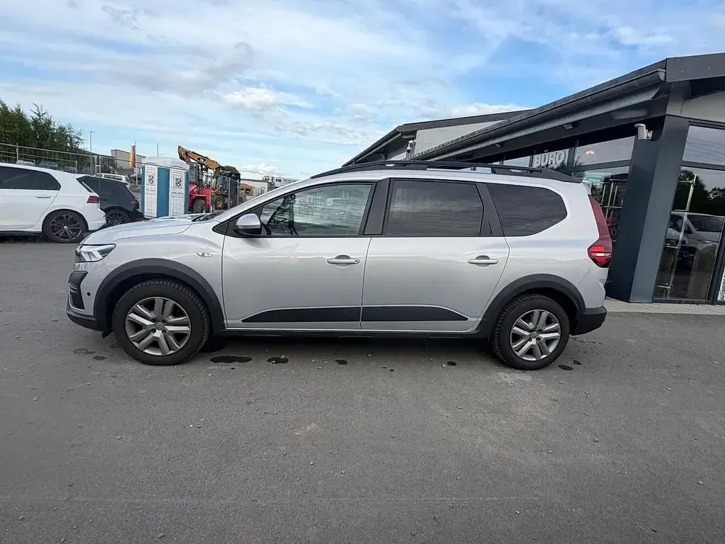 Gebraucht Dacia Jogger Expression 101 PS (74 kW) 2022 Silber Van / Kleinbus