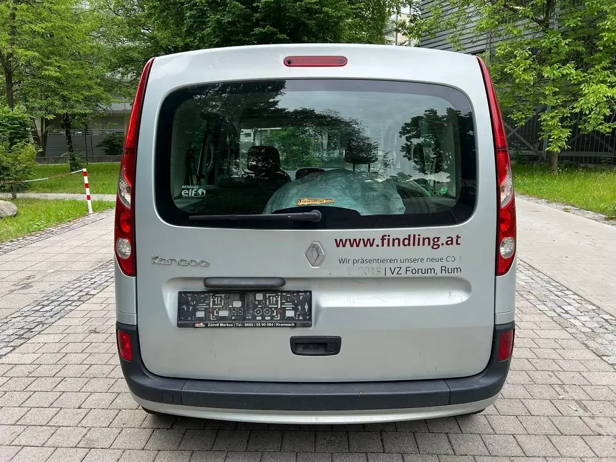 Gebraucht Renault Kangoo 86 PS (63 kW) 2010 Silber Van / Kleinbus