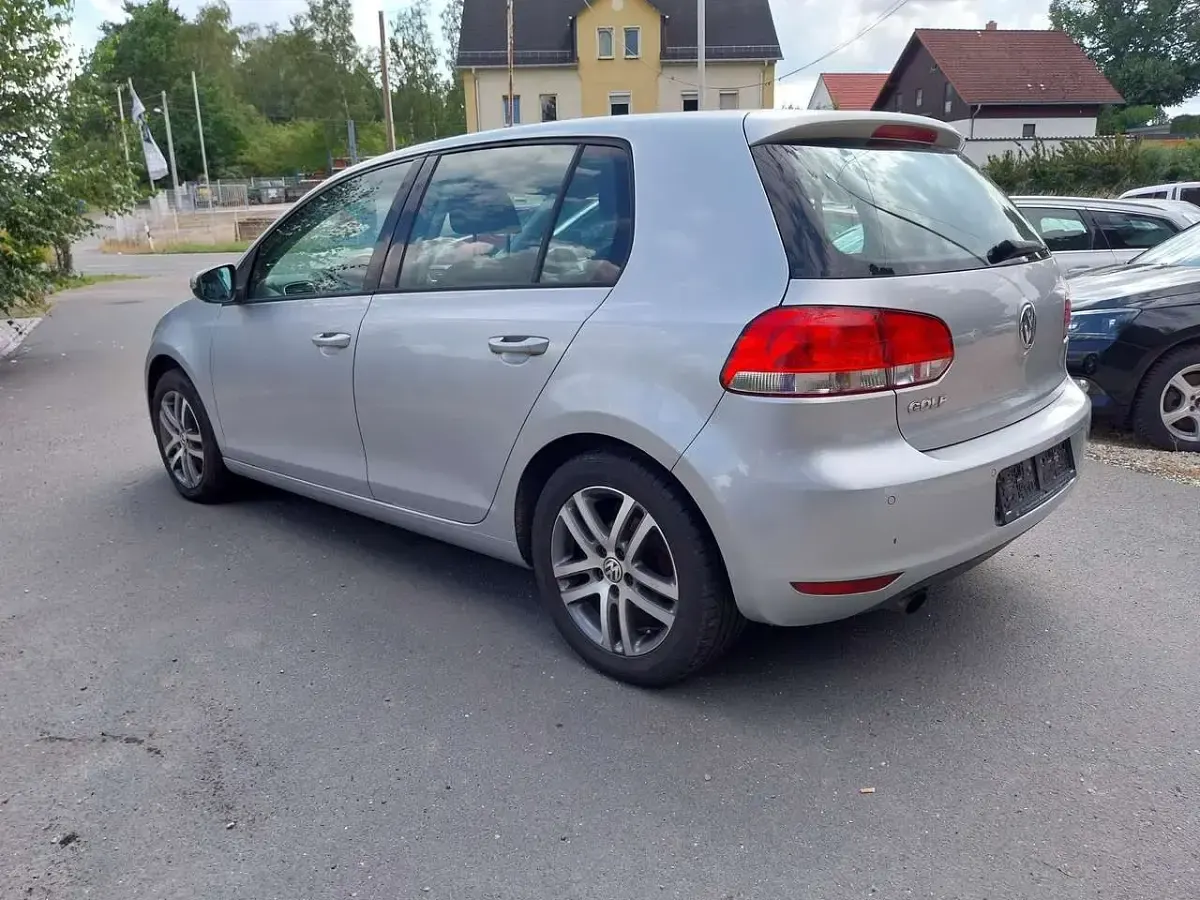 Gebraucht VW Golf VI Comfortline 105 PS (77 kW) 2010 Silber Kleinwagen