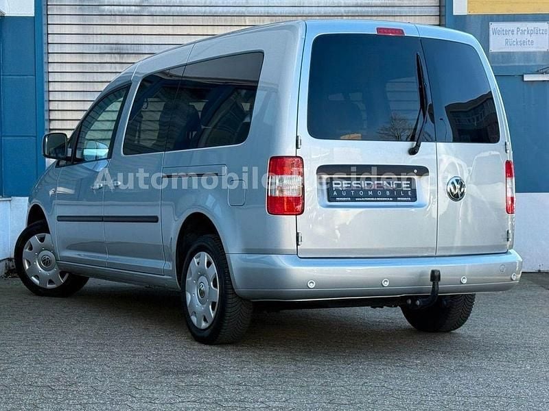 Gebraucht VW Caddy Maxi 109 PS (80 kW) 2010 Silber Van / Kleinbus
