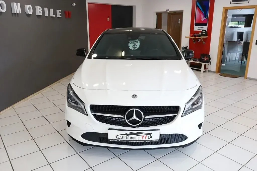 Gebraucht Mercedes CLA220 Shooting Brake 170 PS (125 kW) 2019 Weiß Kombi