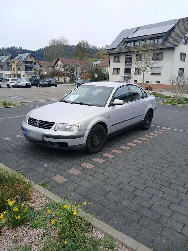 Gebraucht VW Passat 100 PS (73 kW) 1998 Silber Limousine