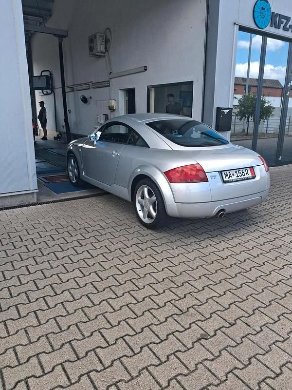 Silber Gebraucht 1998 Audi TT Coupé | 4.499 € (Guter Preis) - Bild 1/4