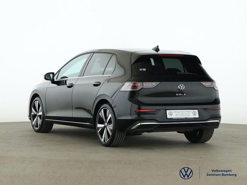 Gebraucht VW Golf VIII Style 150 PS (110 kW) 2025 Schwarz Limousine