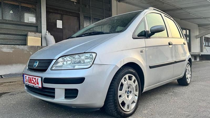 Gebraucht Fiat Idea 95 PS (69 kW) 2007 Silber Van / Kleinbus