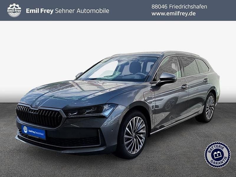 Grau Neu 2025 Skoda Superb LAURIN & KLEMENT Kombi | 62.130 € - Bild 1/3