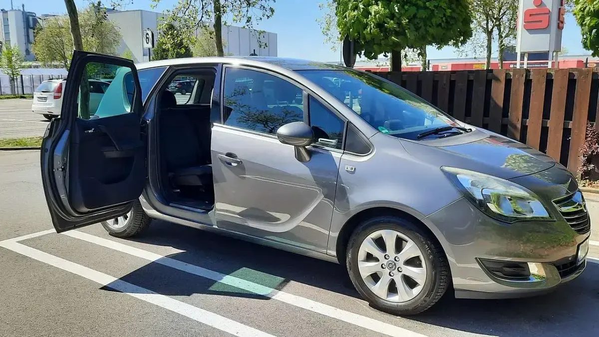 Gebraucht Opel Meriva Innovation 140 PS (102 kW) 2015 Van / Kleinbus