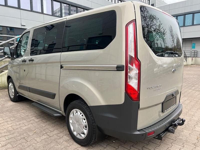 Gebraucht Ford Tourneo 155 PS (114 kW) 2015 Silber Van / Kleinbus