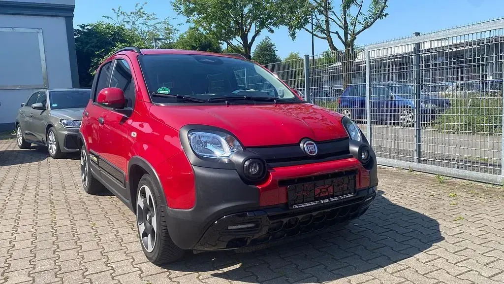 Gebraucht Fiat Panda Cross Cross 69 PS (50 kW) 2024 Rot Kleinwagen