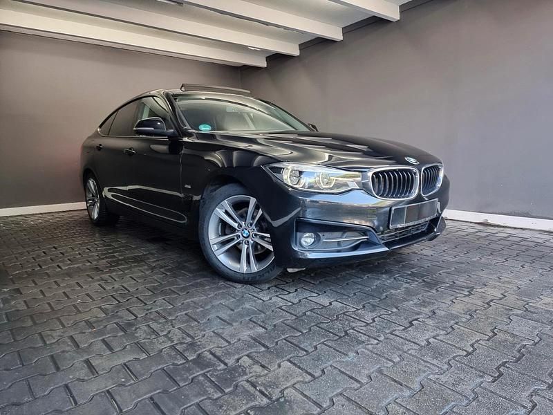 Schwarz Gebraucht 2016 BMW 320 Gran Turismo Sport Line Limousine | 17.990 € (Fairer Preis) - Bild 1/4