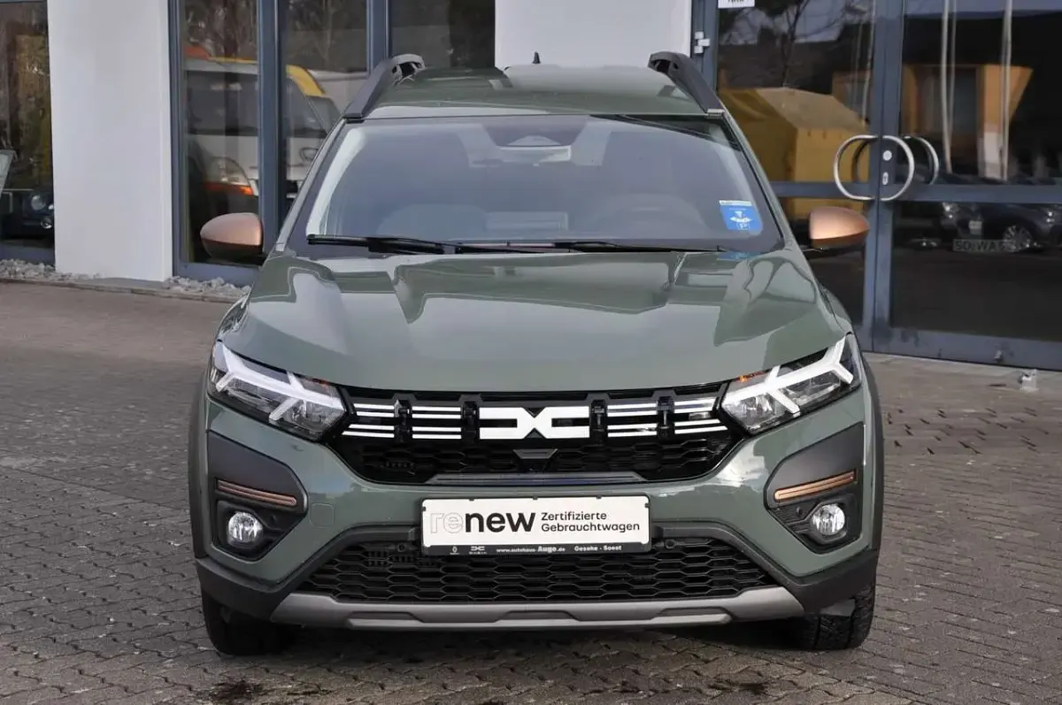 Gebraucht Dacia Jogger Extreme 110 PS (80 kW) 2024 Safarigrau Van / Kleinbus