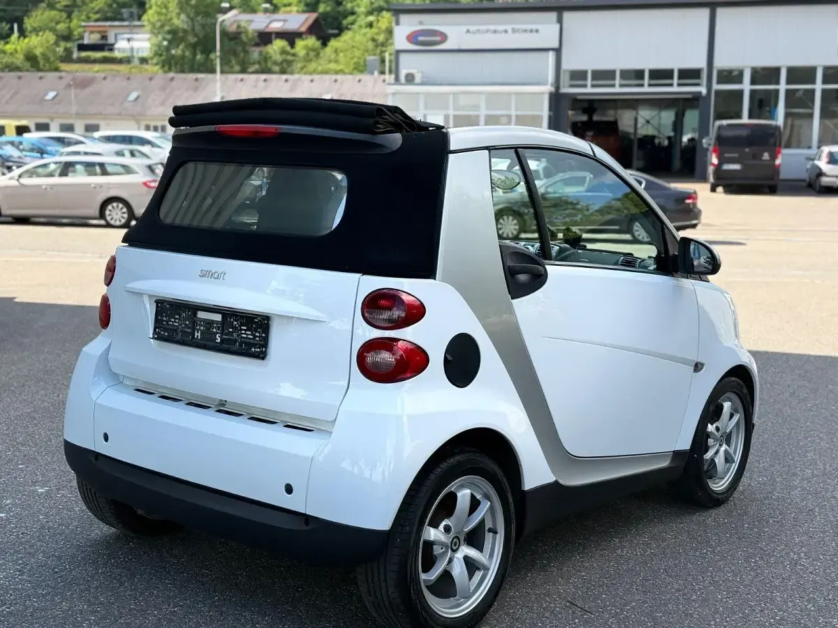 Gebraucht Smart ForTwo Coupé 84 PS (61 kW) 2010 Weiß Coupé