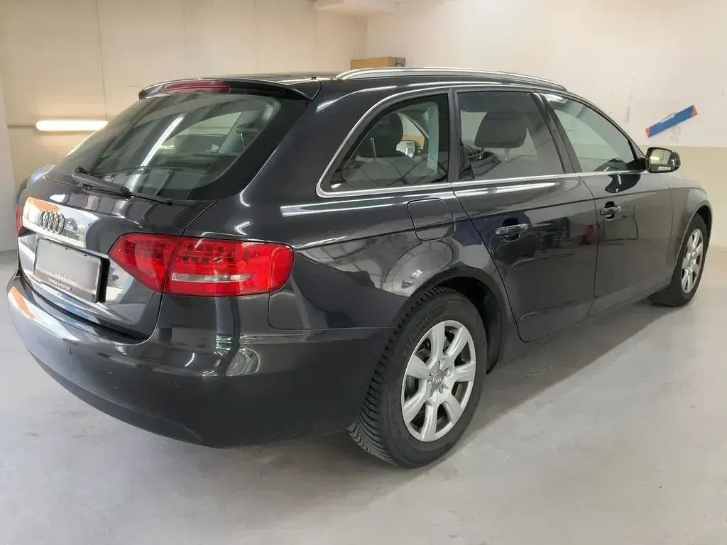 Gebraucht Audi A4 Ambiente 160 PS (117 kW) 2011 Grau Kombi