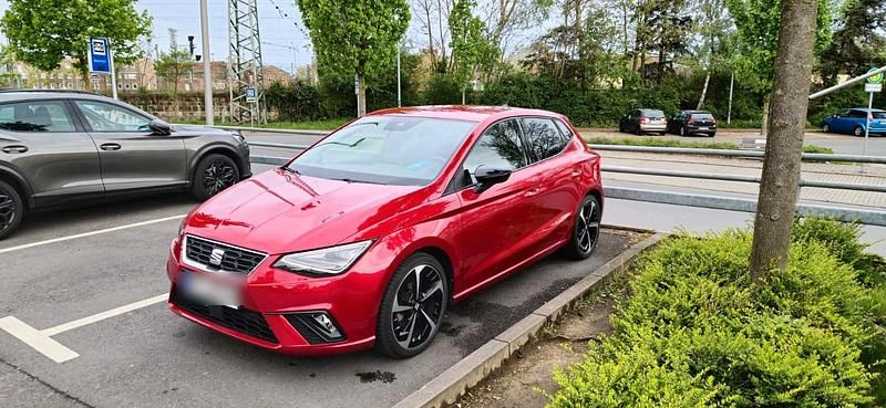 Rot Gebraucht 2022 Seat Ibiza FR Kleinwagen | 16.000 € (Guter Preis) - Bild 1/4