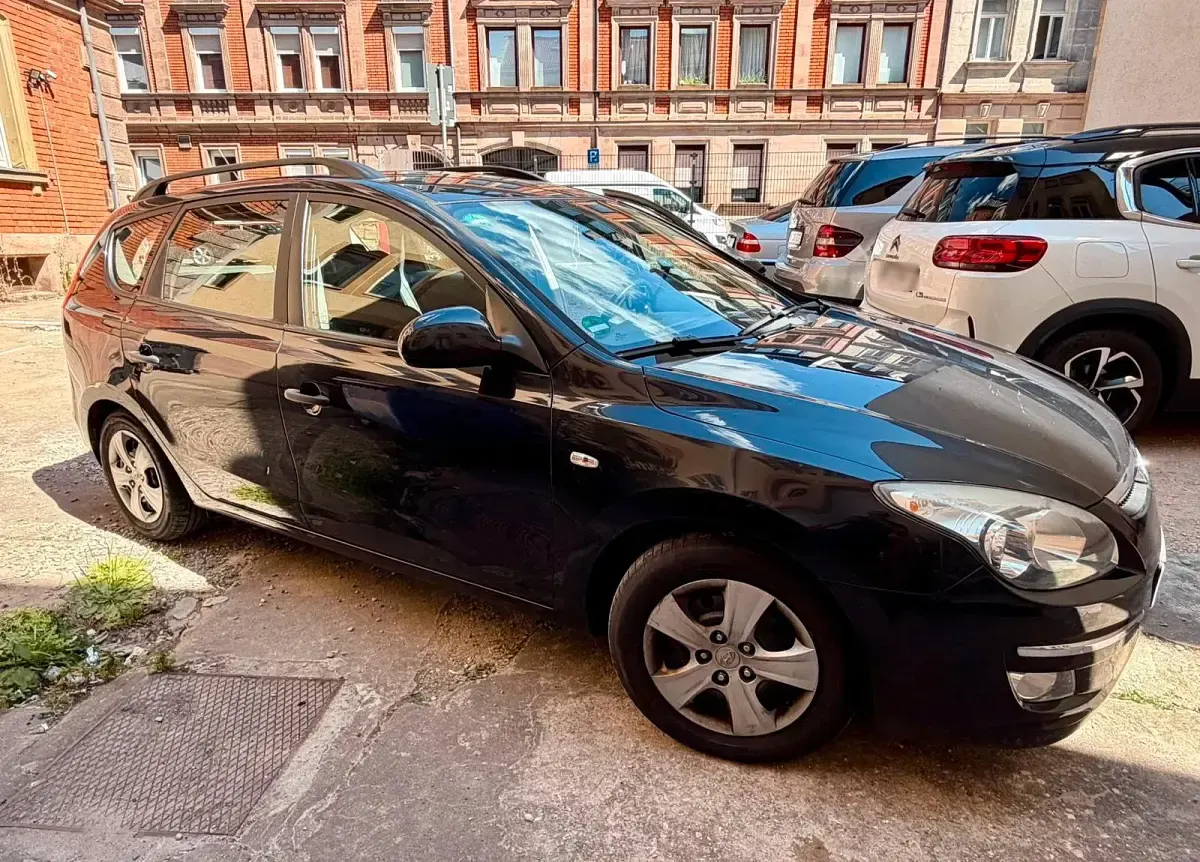 Gebraucht Hyundai i30 2010 Schwarz Kombi