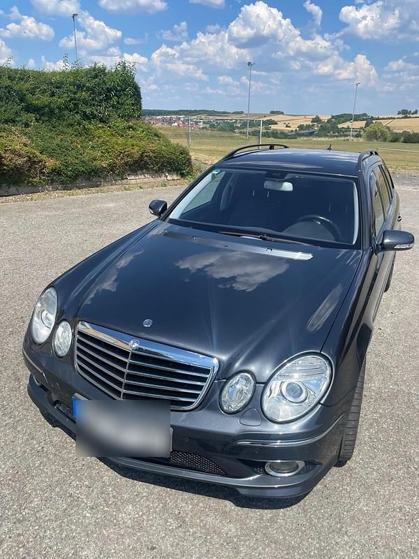 Grau Gebraucht 2009 Mercedes E280 Avantgarde Kombi | 4.900 € (Fairer Preis) - Bild 1/4