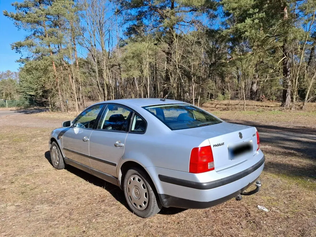 Gebraucht VW Passat 102 PS (75 kW) 1999 Silber Limousine