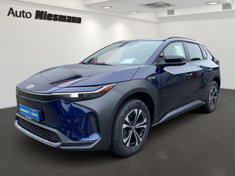 Blau Gebraucht 2023 Toyota bZ4X Comfort SUV | 35.490 € (Fairer Preis) - Bild 1/4